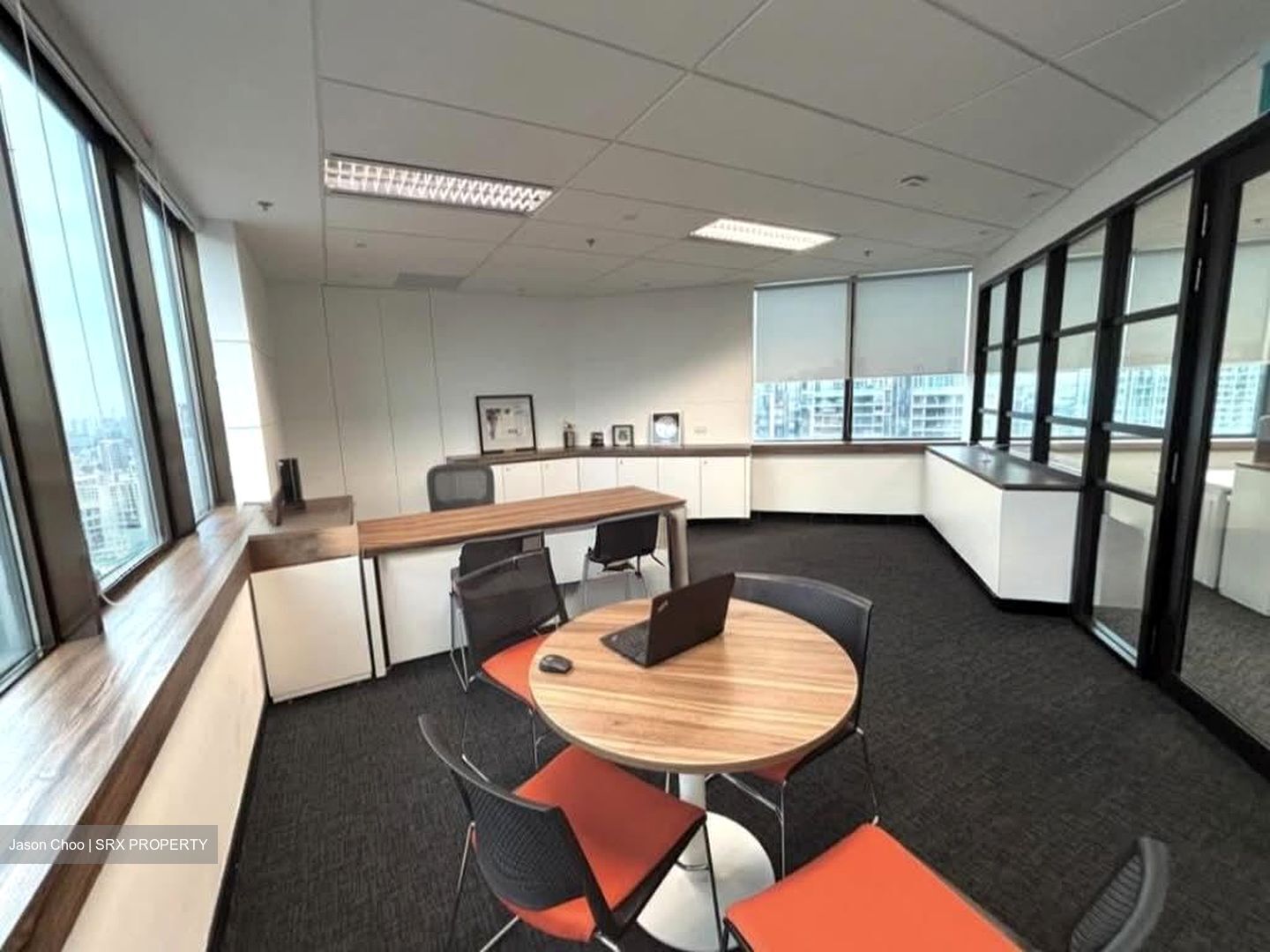 United Square (D11), Office #566883601